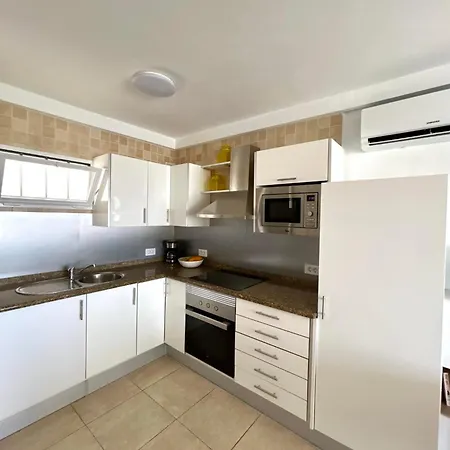 Sunny Corner, Delux Vista Mar And Pool Apartment Puerto del Carmen (Lanzarote)