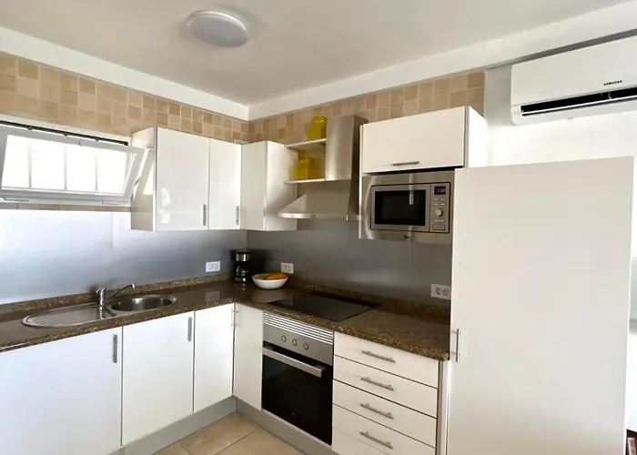 Sunny Corner, Delux Vista Mar And Pool Apartment Puerto del Carmen (Lanzarote)